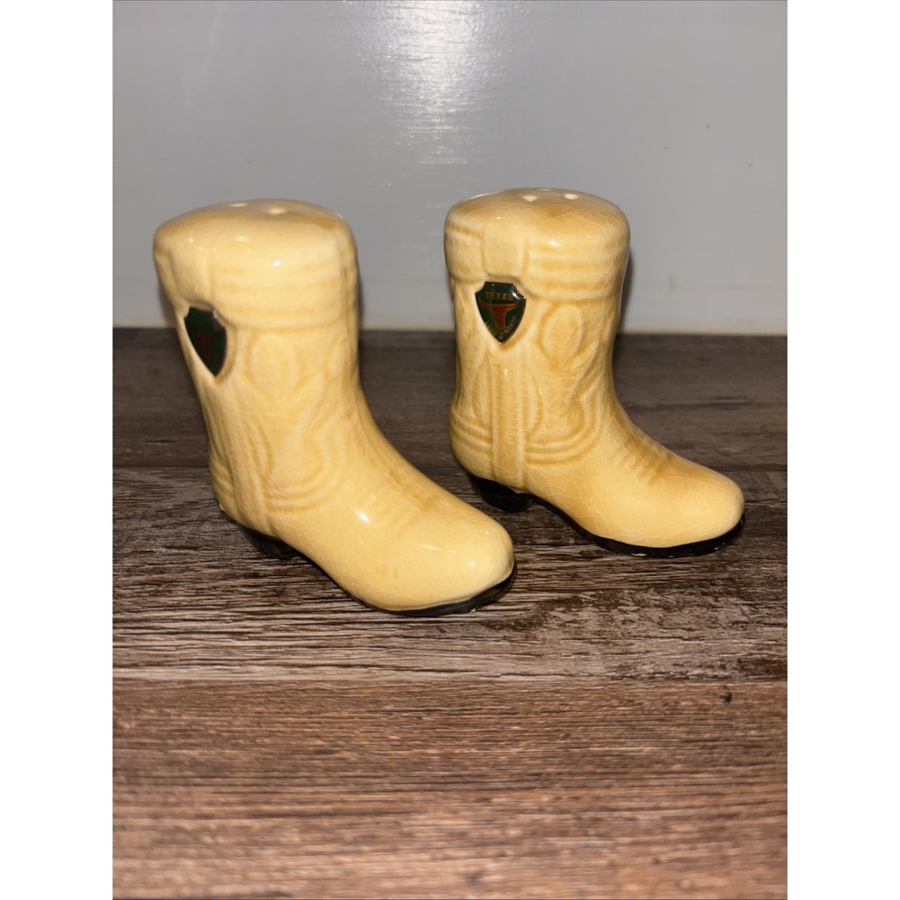 TEXAS COWBOY BOOTS CERAMIC SALT & PEPPER SHAKERS VINTAGE UNUSED